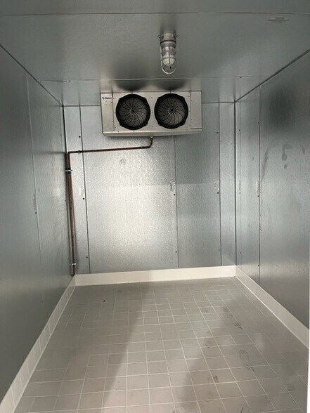 More Photos Of 1471 W 15th St, Long Beach Warehouse For Lease