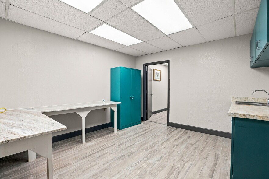 More Photos Of 901 N Grove St, Eustis Medical For Sale