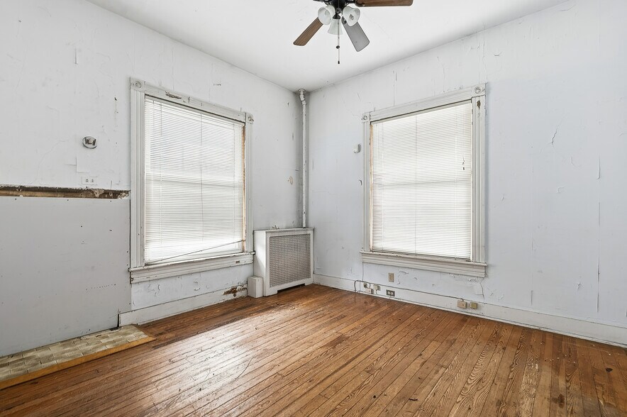 More Photos Of 8 W Olive St, Scranton Office For Sale