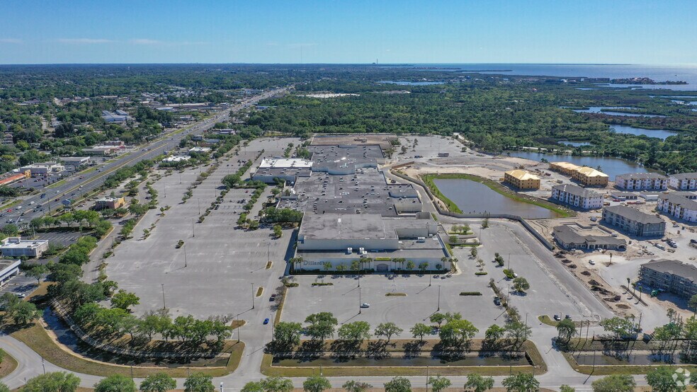 More Photos Of 9409 Us Highway 19, Port Richey Unknown For Lease
