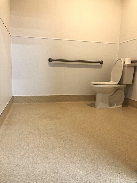 More Photos Of 3486 Kurtz St, San Diego Warehouse For Lease