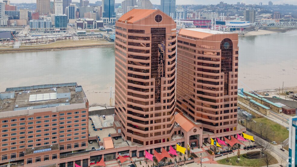 More Photos Of 50 E Rivercenter Blvd, Covington Office For Sale
