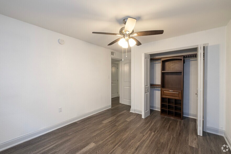 More Photos Of 1405 S Lorenzo Ave, Tampa Apartments For Sale