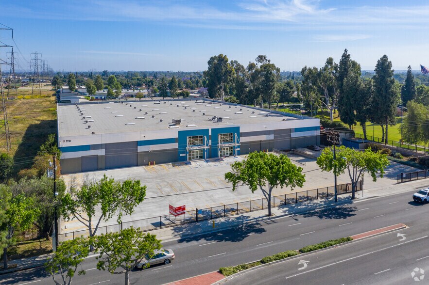 More Photos Of 7110 Rosecrans Ave, Paramount Warehouse For Sale