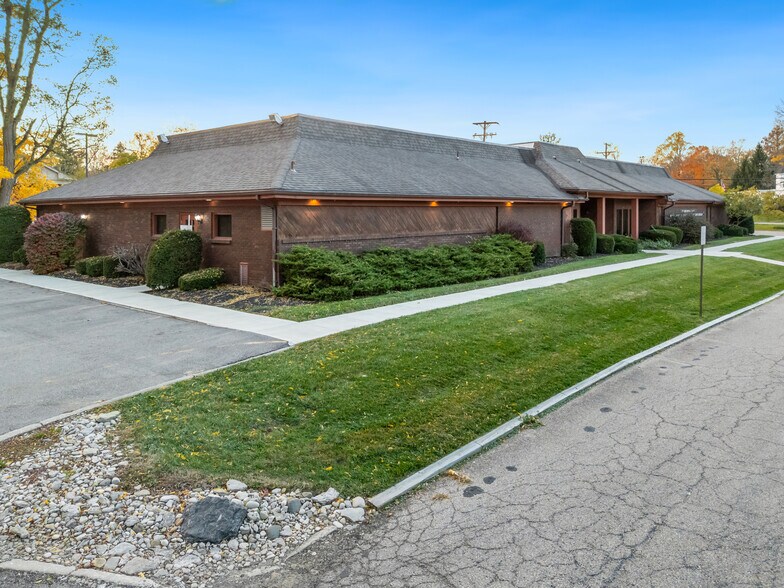 Primary Photo Of 5538 Philadelphia Dr, Dayton Medical For Sale