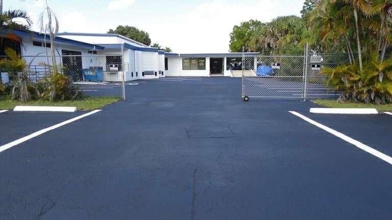 More Photos Of 3120-3131 E Riverside Dr, Fort Myers Research And Development For Lease