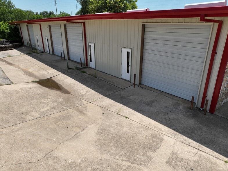 More Photos Of 1511 Brandi Ln, Round Rock Warehouse For Lease