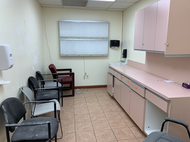 Primary Photo Of 348 13th St, Brooklyn Medical For Lease