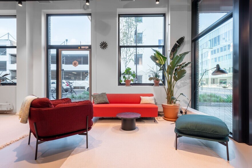 More Photos Of 2915-2929 Biscayne Blvd, Miami Coworking Space