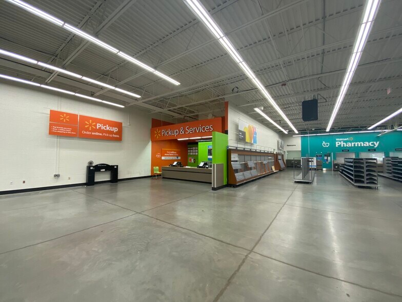 More Photos Of 2503 W 5th St, Lumberton Service Station For Sale