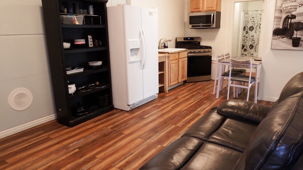 More Photos Of 25 W Main St, Vernal General Retail For Sale