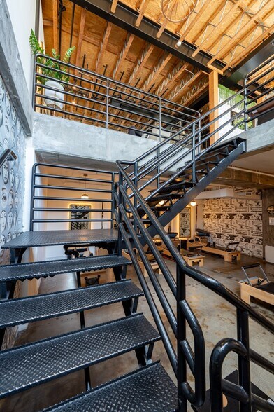 More Photos Of 2110 Main St, Santa Monica Loft Creative Space For Sale