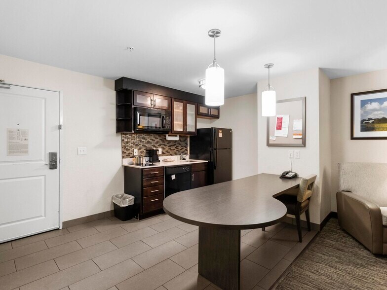 More Photos Of 1220 E Douglas Rd, Granger Hotel For Sale