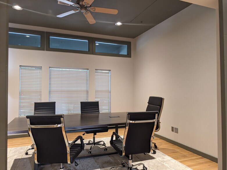 More Photos Of 3906 Menchaca Rd, Austin Medical For Sale