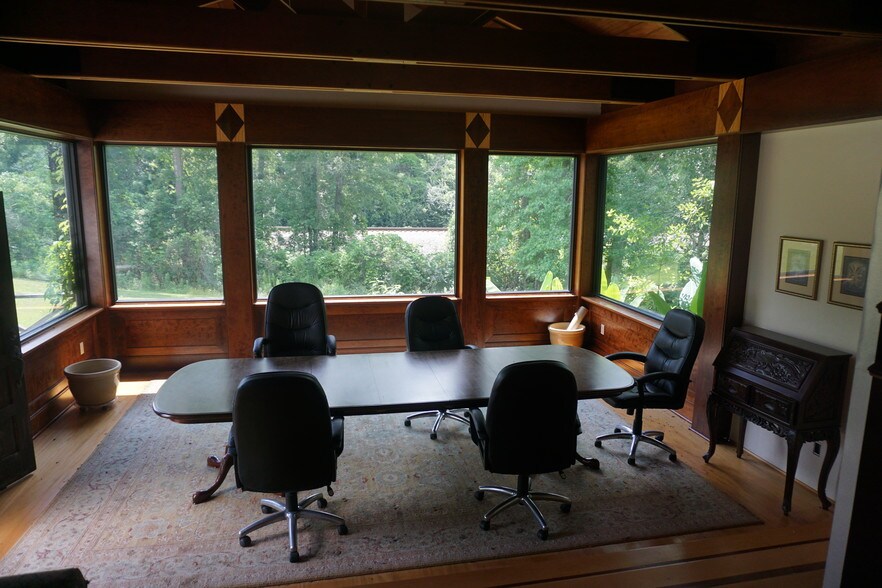 More Photos Of 403 N Main St, Evergreen Warehouse For Sale