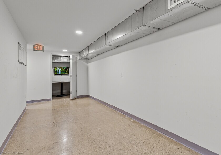 More Photos Of 1380 River Bend Dr, Dallas Office For Sale