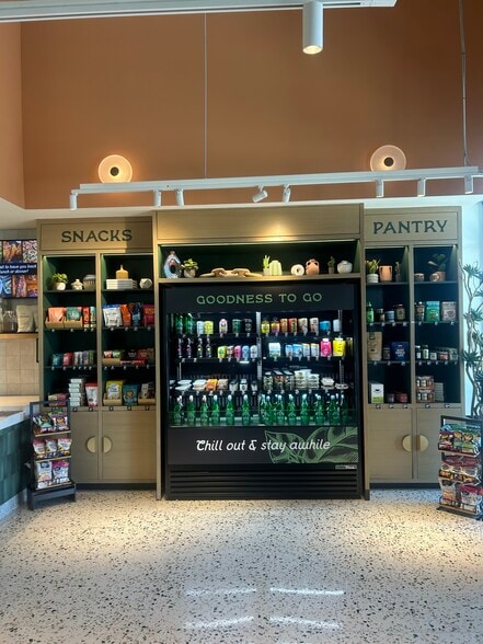 More Photos Of 8842 90th st, Scottsdale General Retail For Lease