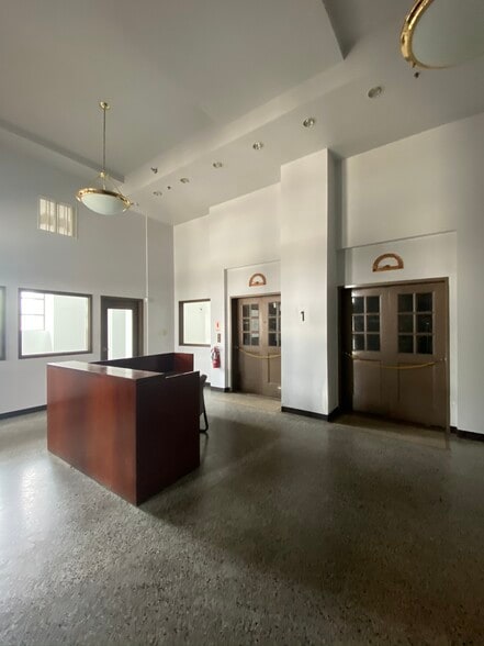 More Photos Of 2211-2233 S Throop St, Chicago Manufacturing For Lease