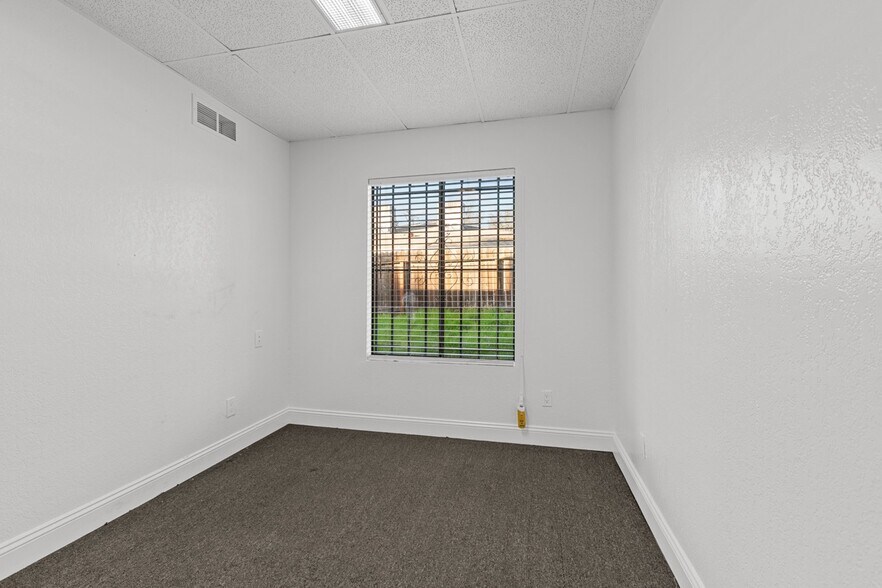 More Photos Of 4800 Manzanita Ave, Carmichael Office Residential For Lease