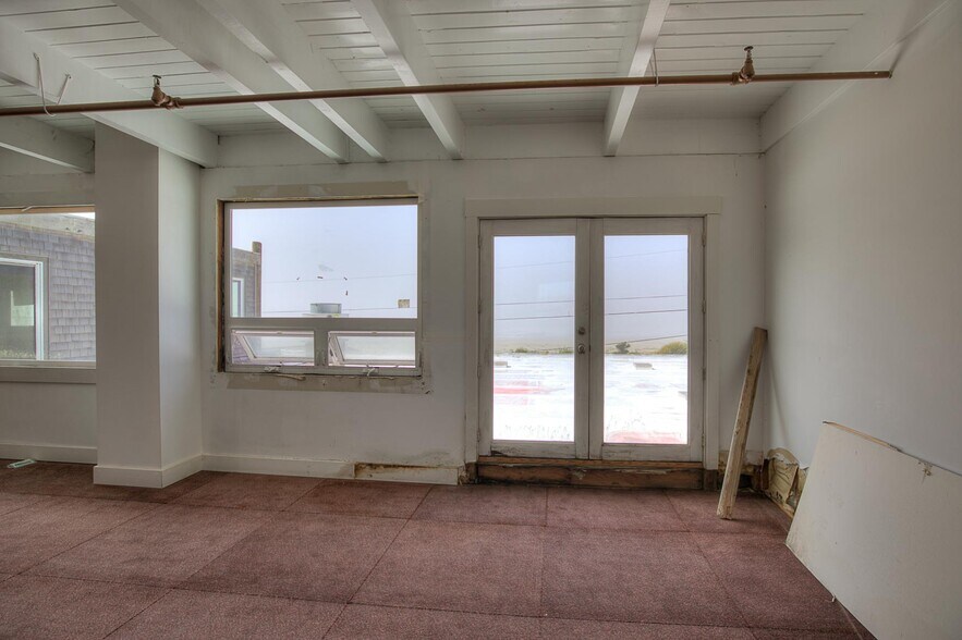 More Photos Of 61 Main St, Pacific Beach Restaurant For Sale