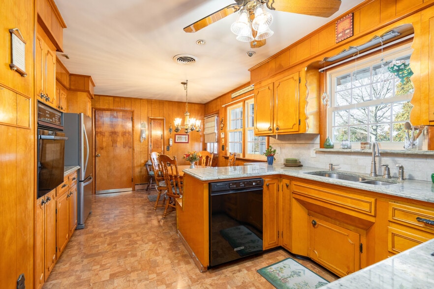 More Photos Of 19 Middle Rd, Hammonton Specialty For Sale