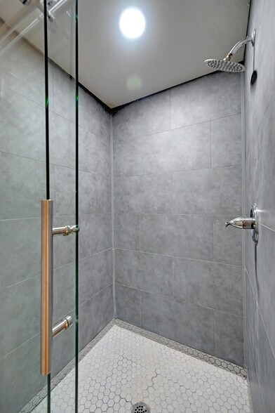 More Photos Of 1940 Magnolia Ave, Luling Self Storage For Sale