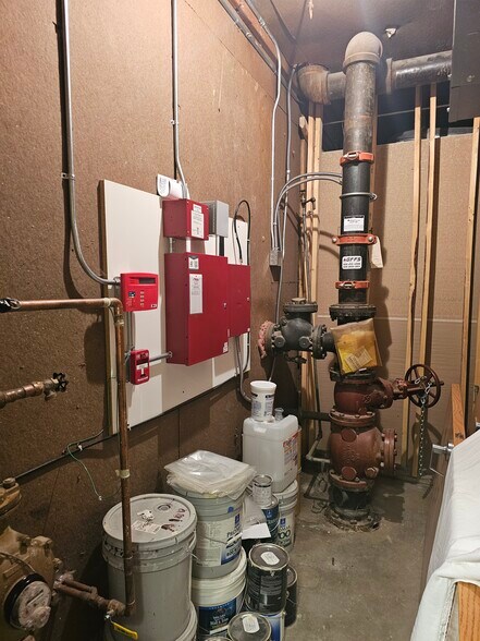 More Photos Of 1301 11th Ave S, Great Falls Storefront Retail Office For Sale