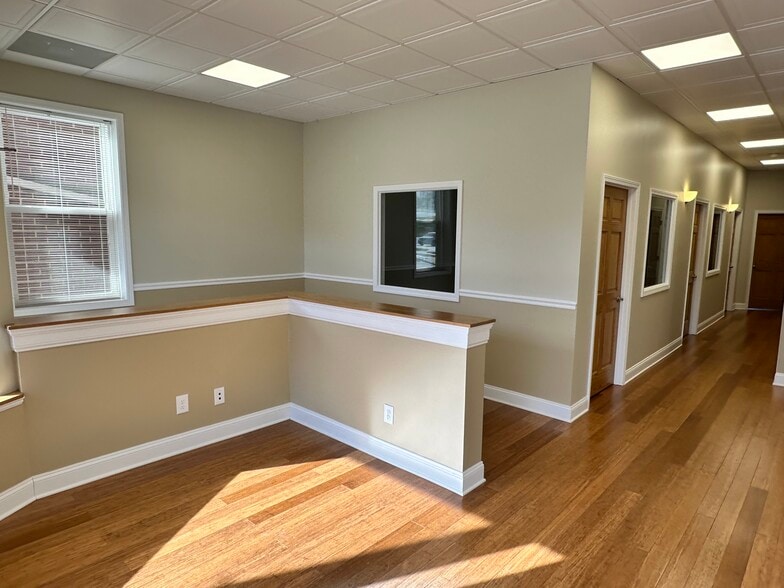 Primary Photo Of 221 W Main St, Radford Office For Lease