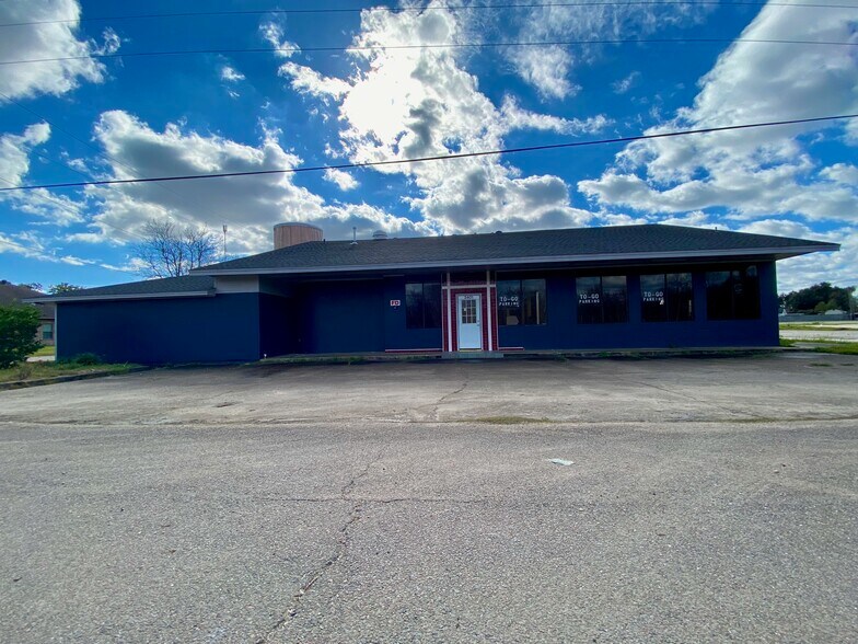 More Photos Of 2401 Port Neches Ave, Port Neches Restaurant For Sale