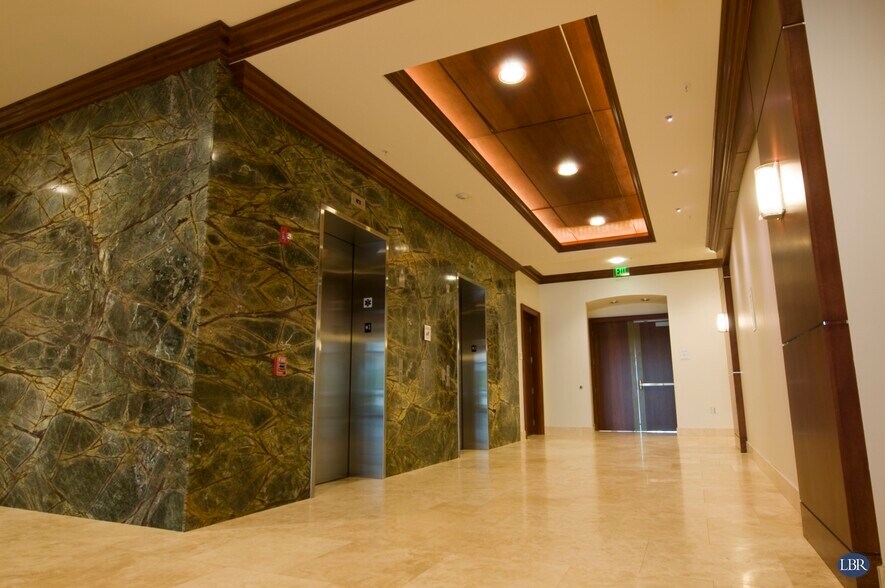 More Photos Of 5700 N Harbor City Blvd, Melbourne Office For Lease