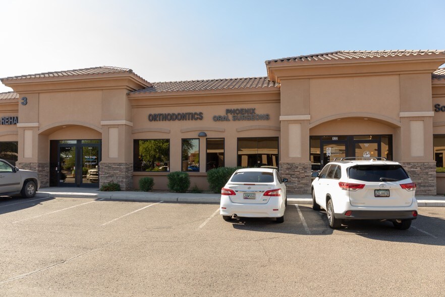 More Photos Of 9515 W Camelback Rd, Phoenix Medical For Sale