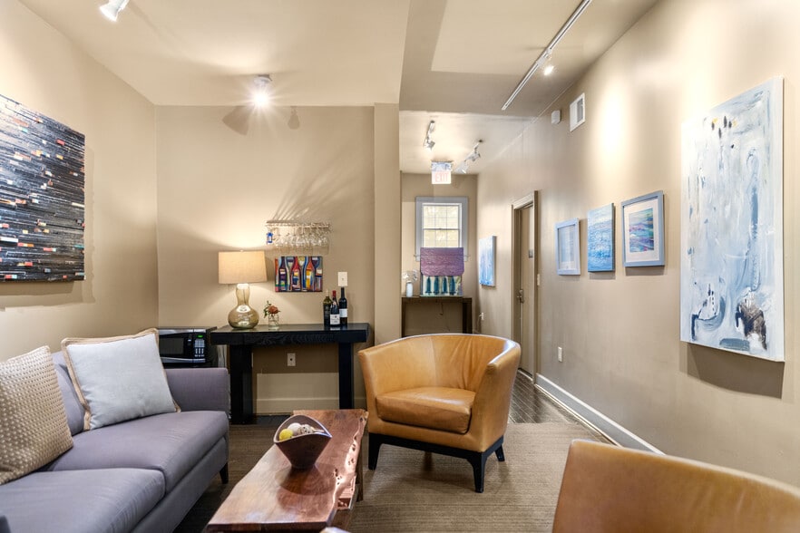 More Photos Of 675 Zachary Taylor Hwy, Flint Hill Hospitality For Sale