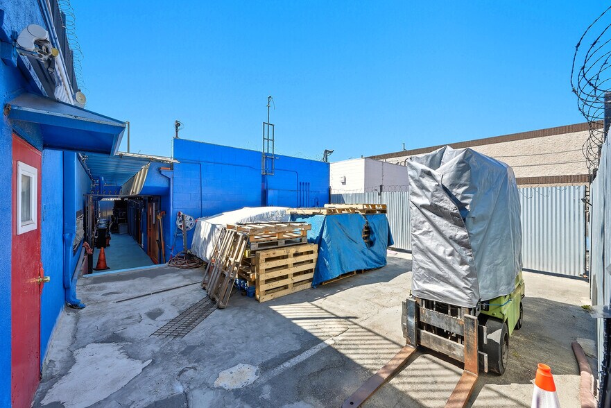 More Photos Of 1696 Centinela Ave, Inglewood Storefront Retail Residential For Sale