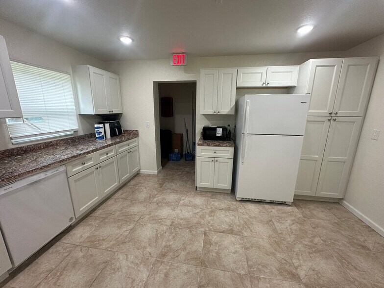 More Photos Of 4440 NW 155th St, Reddick Specialty For Sale