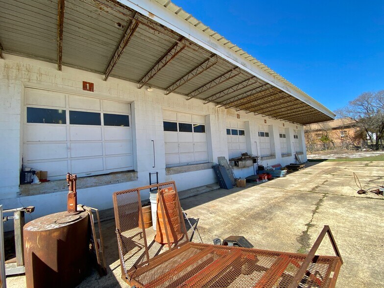 More Photos Of 209 E Wade Ave, Mountain Home Distribution For Sale