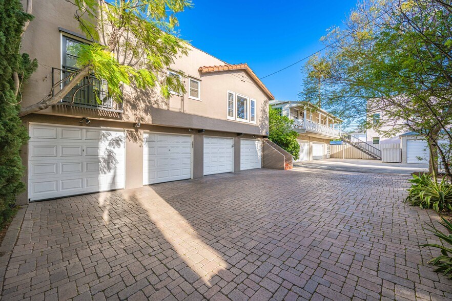 More Photos Of 745 N Hayworth Ave, Los Angeles Apartments For Sale