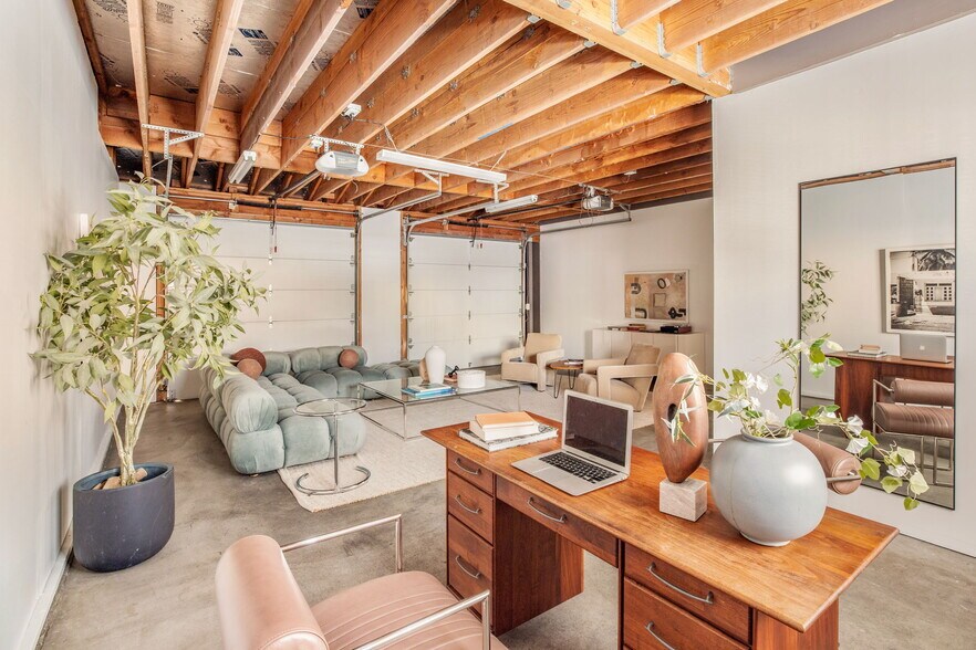 More Photos Of 121 N Avenue 59, Los Angeles Office Residential For Sale