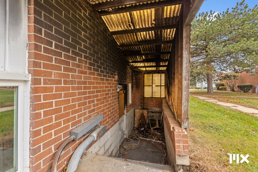 More Photos Of 100 Taylor St, Coldwater Apartments For Sale