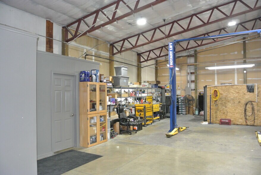More Photos Of 108 E Hanley Ave, Coeur d'Alene General Retail For Sale