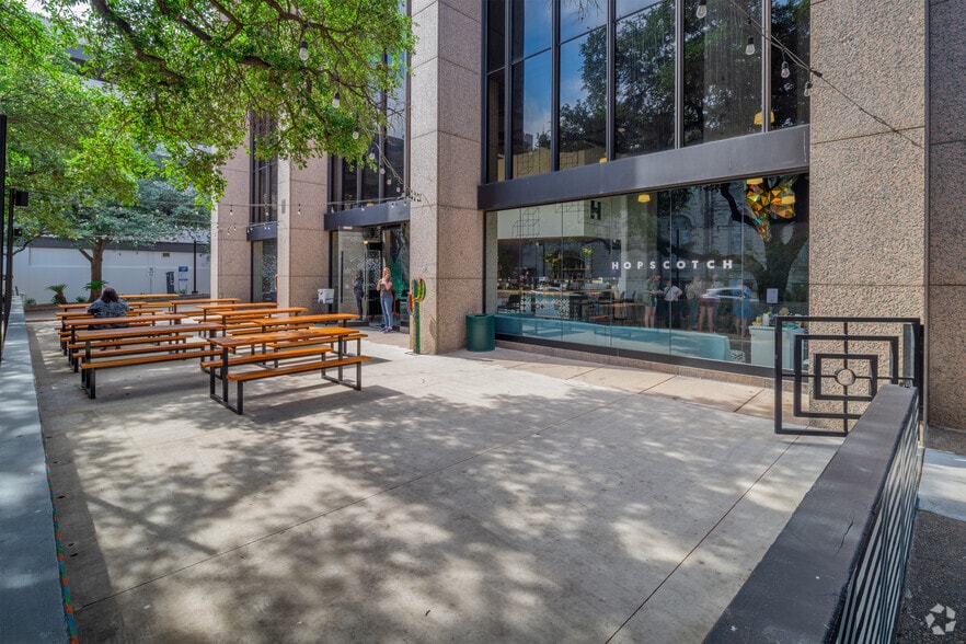 More Photos Of 711 Navarro St, San Antonio Coworking Space