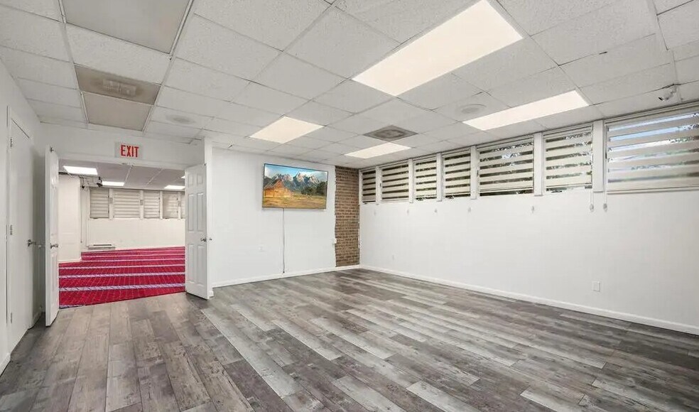 More Photos Of 4200 Daniels Ave, Annandale Office For Sale