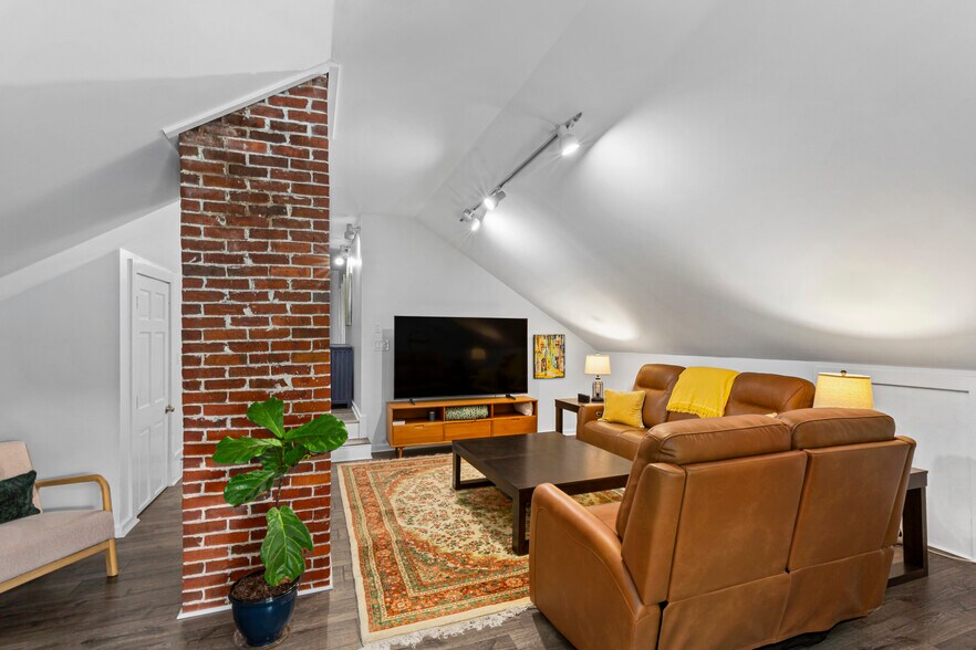 More Photos Of 56 Elm St, Camden Storefront For Sale