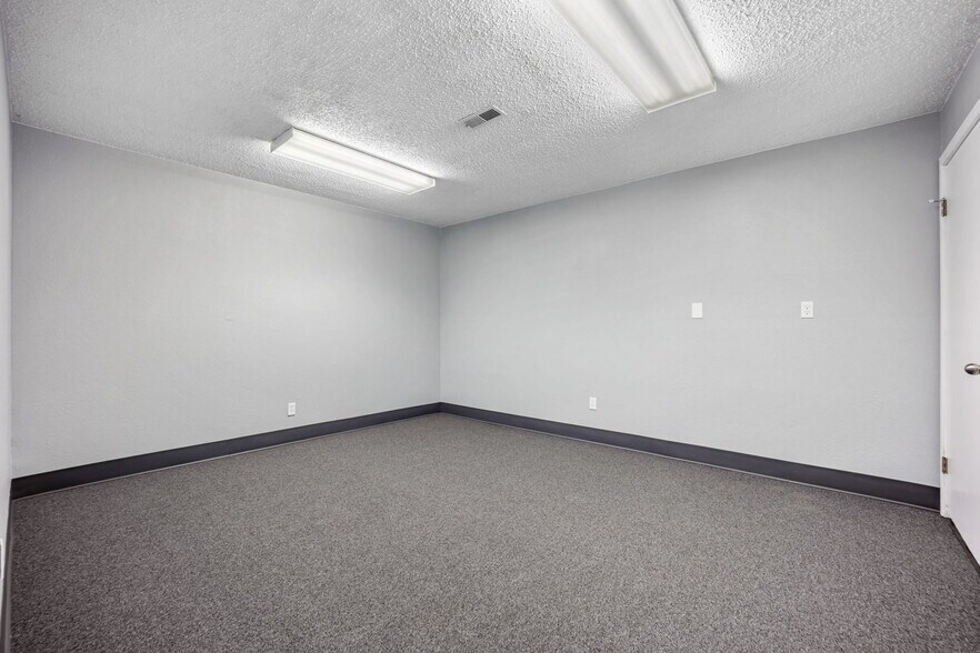 More Photos Of 3580 Chelton Loop N, Colorado Springs Warehouse For Sale