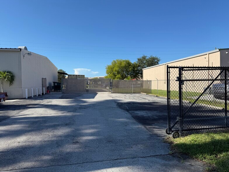 More Photos Of 2190 Corporation Blvd, Naples Service For Lease