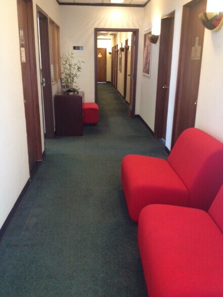 More Photos Of 1625 Lemoine Ave, Fort Lee Storefront Retail Office For Lease