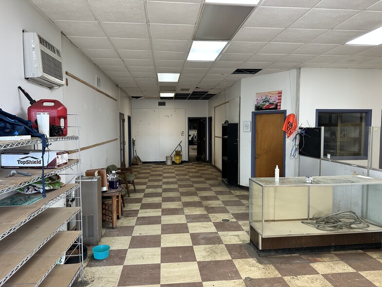 More Photos Of 1323-1325 Ferguson Ave, Pagedale Warehouse For Sale