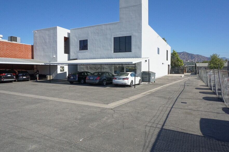 More Photos Of 639 S Glenwood Pl, Burbank Office For Lease
