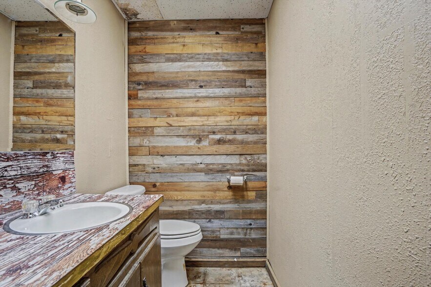 More Photos Of 603 W Rogers Blvd, Skiatook Freestanding For Sale