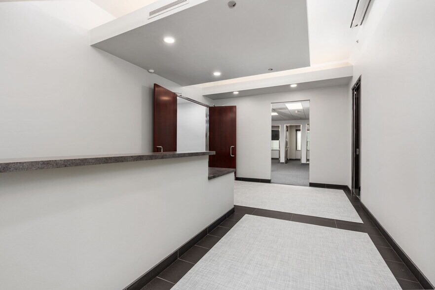 More Photos Of 7060 N Fresno St, Fresno Office For Lease