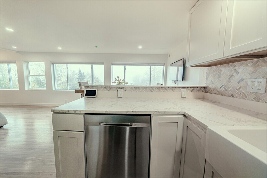 More Photos Of 37-39 E Main St, Searsport Storefront Retail Office For Sale